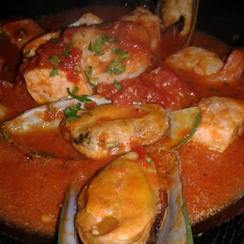Flowing Tide Pub 6 - Delicious cioppino! Beautifully plated. - Pubs Near Me - Las Vegas, Nevada