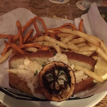 Honu Oceanside - Crab sandwich - Seafood Near Me - Lahaina, Hawaii Honu Oceanside - Crab sandwich - Seafood Near Me - Lahaina, Hawaii