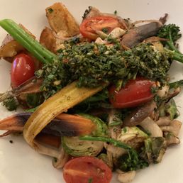 A "Vegan Meal" at Seared is a boring bowl of veggies with NO protein. Very uninspired.... And yes, this was served as the only vegan meal. A "Vegan Meal" at Seared is a boring bowl of veggies with NO protein. Very uninspired.... And yes, this was served as the only vegan meal.