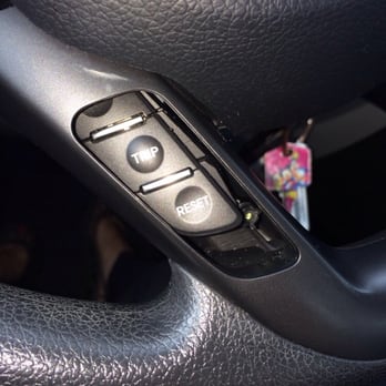Jiffy Lube - My steering wheel's button panel broken by a Jiffy Lube employee at my last oil change. - Oil Change Stations Near Me - Miami, Florida Jiffy Lube - My steering wheel's button panel broken by a Jiffy Lube employee at my last oil change. - Oil Change Stations Near Me - Miami, Florida