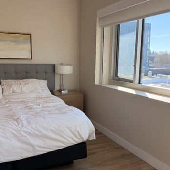 Art House - Corner Suite Bedroom - Hotels Near Me - Santa Rosa, California Art House - Corner Suite Bedroom - Hotels Near Me - Santa Rosa, California