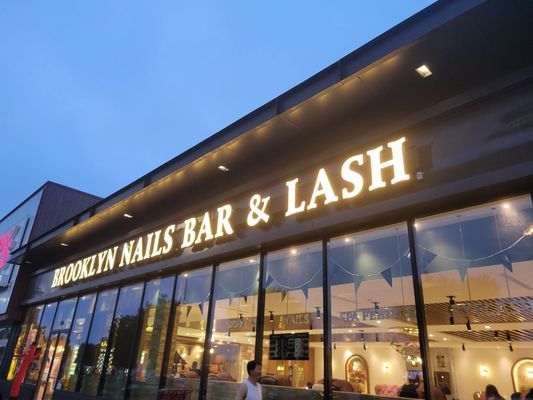 Brooklyn Nails & Spa by null