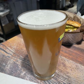 Mr Brews Taphouse - Melbourne - Hidden Springs Ale Orange Crush - Beer Bar Near Me - Melbourne, Florida