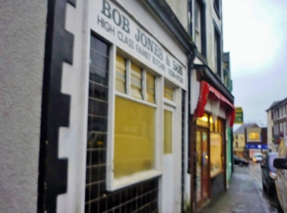 BOB JONES & SON Updated May 2024 62 Pool Street, Caernarfon