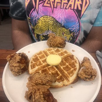 Mr. Banks Diner - Chicken and waffles - Breakfast & Brunch Near Me - Commerce, California