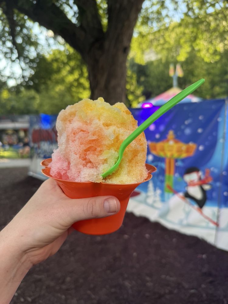 Minnesnowii Shave Ice Logo