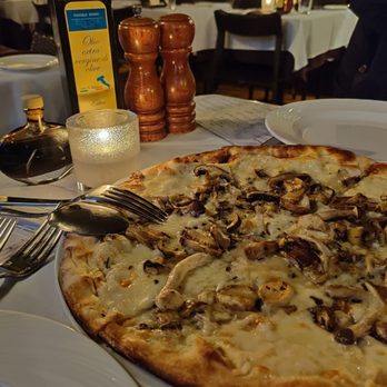 Piccolo Sogno - Diavolo pizza - Italian Near Me - Chicago, Illinois Piccolo Sogno - Diavolo pizza - Italian Near Me - Chicago, Illinois