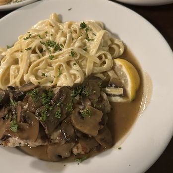 Spaghetti Warehouse - Chicken Marsala with Alfredo fettuccine - Italian Near Me - Columbus, Ohio Spaghetti Warehouse - Chicken Marsala with Alfredo fettuccine - Italian Near Me - Columbus, Ohio
