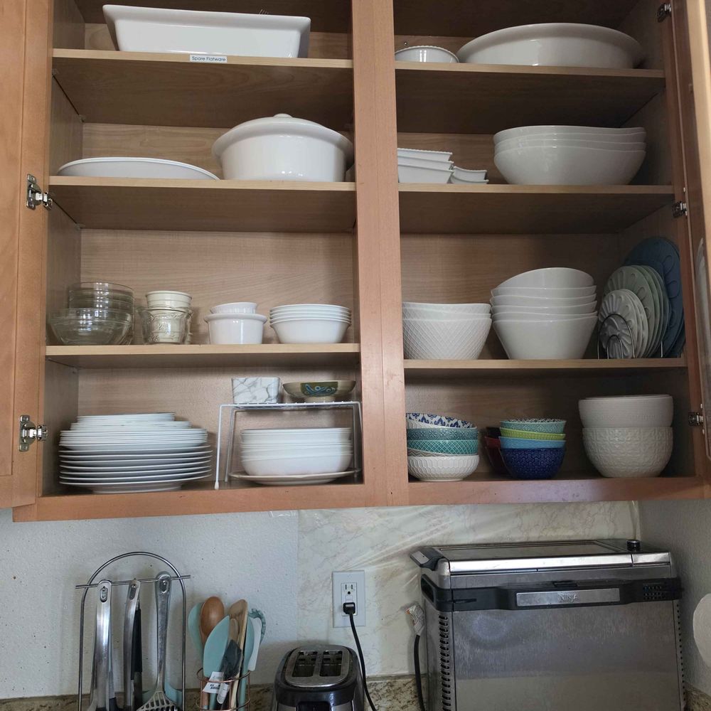 Talk Tidy to Me - Bowls/Plates - Home Organization Near Me - Walnut Creek, California Talk Tidy to Me - Bowls/Plates - Home Organization Near Me - Walnut Creek, California