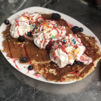 Mom's Kitchen & Bar - Bedrock Pancakes - Bars Near Me - Astoria, New York