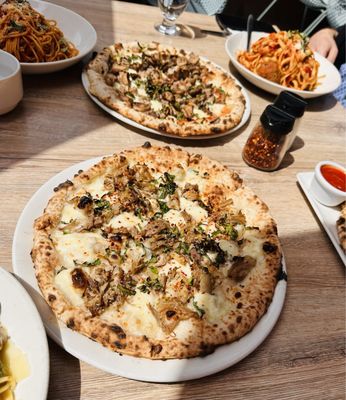 Del Lusso Pizza by null
