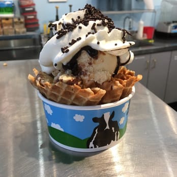 Ben & Jerry’s - Tub Hubby sundae waffle cone - Ice Cream & Frozen Yogurt Near Me - West Natick, Massachusetts