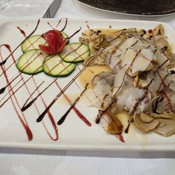 Pititto Ristorante - Tuna steak, porcini mushrooms, parmesan and vinegar cream