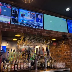 Ashburn Pub - Good screens & booze selection