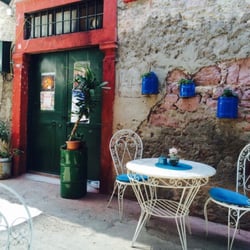 Cafe Caramel - Ayvalık dokusu, bahçe bölümü