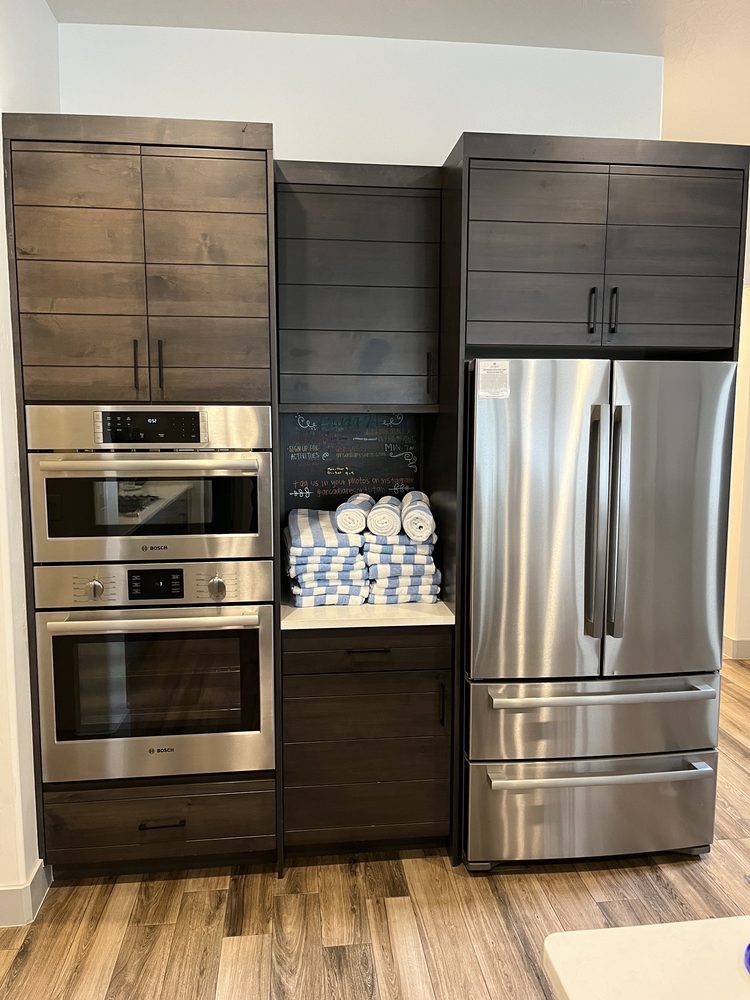 ARCADIA RESORT Updated October 2024 33 Photos 2761 Arcadia Dr