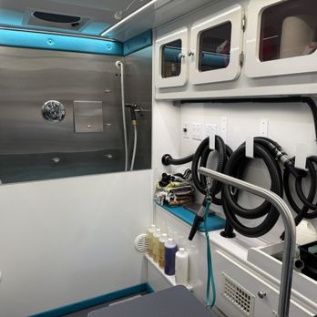 Fluffing Fabulous Luxury Mobile Grooming - We bring the grooming salon to you! - Pet Groomers Near Me Fluffing Fabulous Luxury Mobile Grooming - We bring the grooming salon to you! - Pet Groomers Near Me