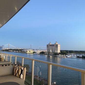 Lavender Rooftop Kitchen & Bar - Wine Bars Near Me - Savannah, Georgia