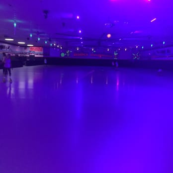 Roller Kingdom - Best time to go, 2:30-5 session on a Sat. By the time 4pm hits it looks like this! - Skating Rinks Near Me - Reno, Nevada