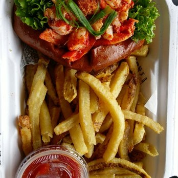 Garbo’s - Maine lobster roll and fries - Seafood Near Me - Austin, Texas