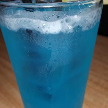 John Max Sports & Wings - can't remember the name of this drink, but I found it way too sweet and artificial flavoured - Burgers Near Me - Windsor, Ontario