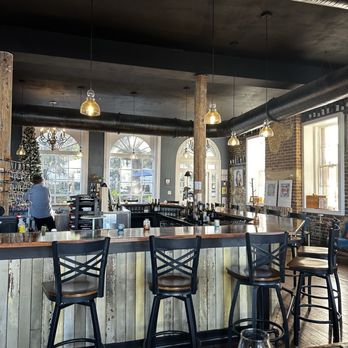 208 Wine Bar - Wine Bars Near Me - Savannah, Georgia