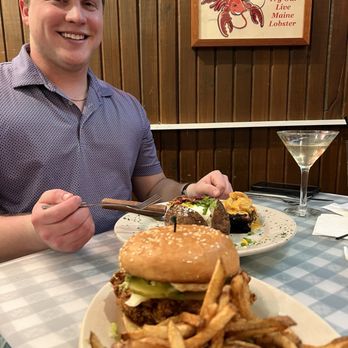 Lucile's Stateside Bistro - Crispy Chicken Sandwich & Bacon Wrapped Tenderloin - American Near Me - Fort Worth, Texas