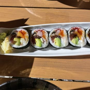 Blowfish Sushi & Ramen - Tsunami roll - Sushi Bars Near Me - Northfield, Illinois