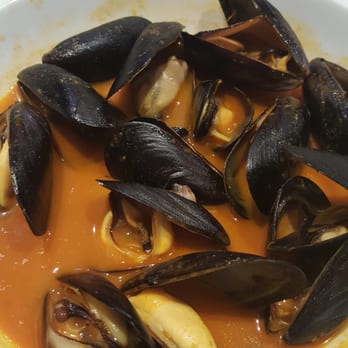 Asturianos - Mussels in spicy tomato broth. Yummy - Spanish Near Me - Madrid, M