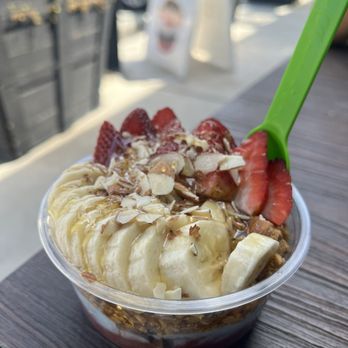 Roots & Rye - açaí bowl - Acai Bowls Near Me - Los Angeles, California