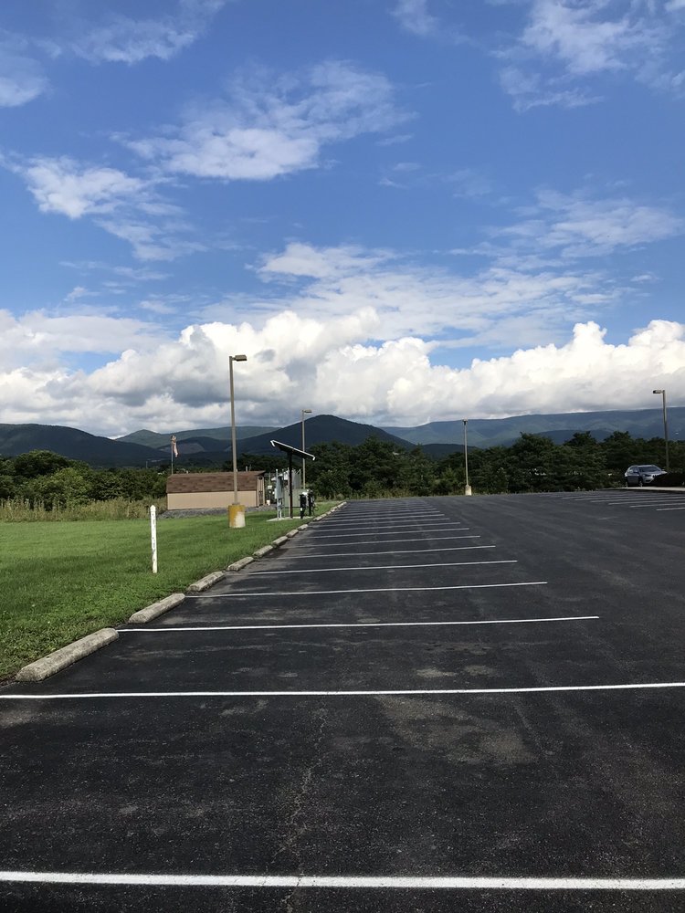 SOUTH BRANCH INN Updated October 2024 11 Photos 1500 US Hwy 220 N