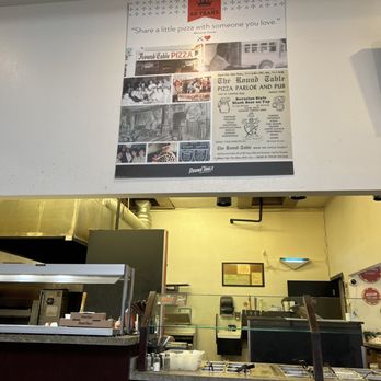 Round Table Pizza - Inside - Pizza Near Me - University Place, Washington Round Table Pizza - Inside - Pizza Near Me - University Place, Washington