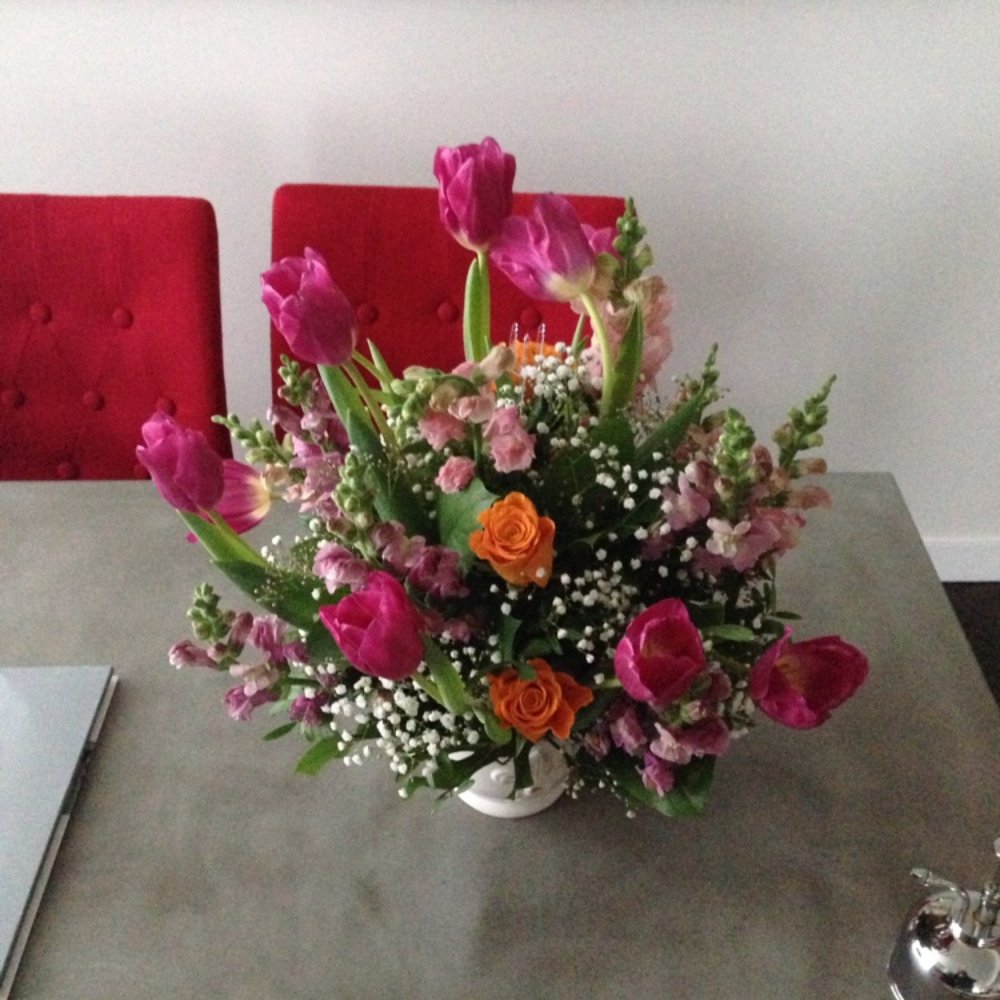 very nice flower arrangement and perfect delivery timing! I will buy from them again! very nice flower arrangement and perfect delivery timing! I will buy from them again!