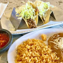 El Salto Mexican Restaurant - Taco Combo with Beans & Rice