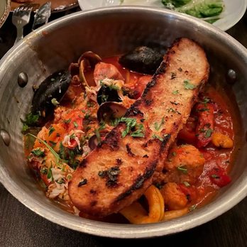 Schooners Monterey - Monterey Cioppino Pot - Seafood Near Me - Monterey, California Schooners Monterey - Monterey Cioppino Pot - Seafood Near Me - Monterey, California