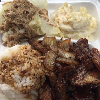 Laverne’s - Mixed Plate, Smoke Meat and Kalua pig w/cabbage. I missed this so much. - Hawaiian Near Me - Waipahu, Hawaii