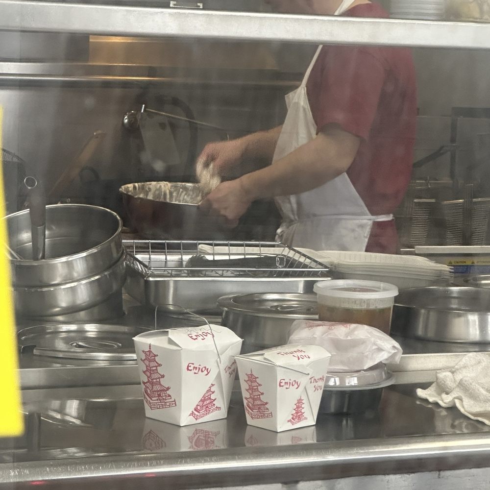 Hunan Express - Wiping his sweaty face, and then sticking his hands in raw food with no gloves - Chinese Near Me - Elkridge, Maryland Hunan Express - Wiping his sweaty face, and then sticking his hands in raw food with no gloves - Chinese Near Me - Elkridge, Maryland