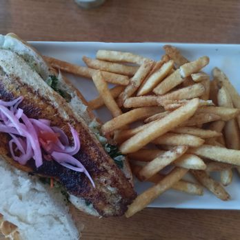 Redhead Lakeside Grill - Pizza Near Me - Osage Beach, Missouri