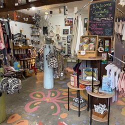 Wandering Daisy - Front of store