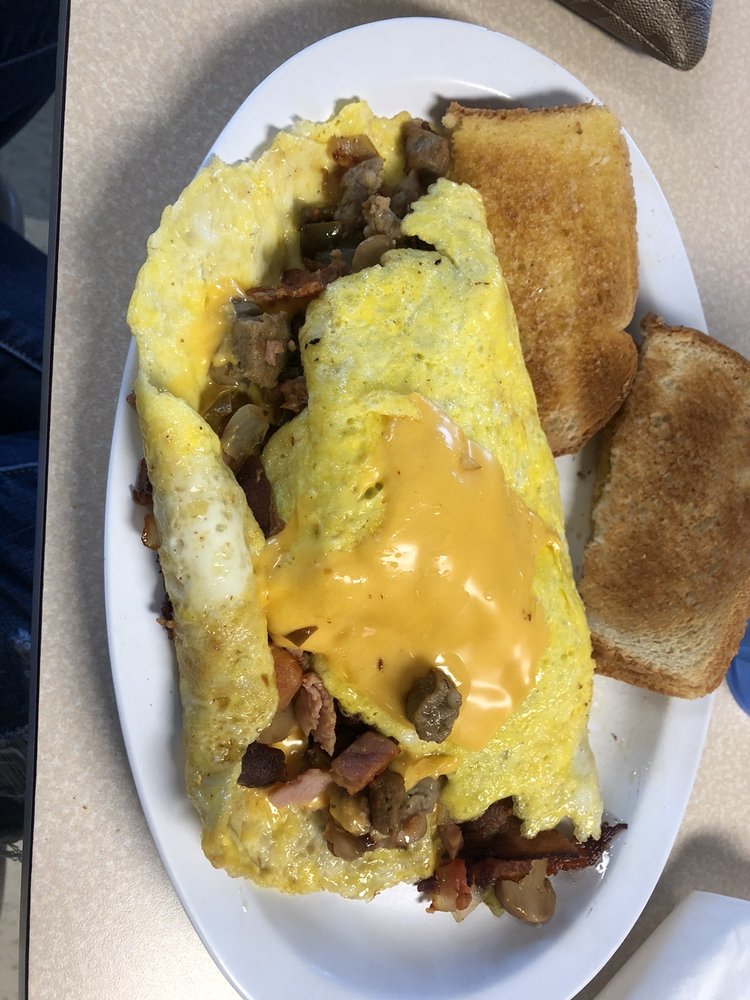 CLUBHOUSE CAFE Updated August 2024 5252 Beech St, Laona, Wisconsin