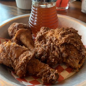 The Eagle Charlotte - Dark meat fried chicken with spicy honey - Southern Near Me - Charlotte, North Carolina The Eagle Charlotte - Dark meat fried chicken with spicy honey - Southern Near Me - Charlotte, North Carolina