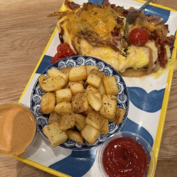 Biscuit Belly - Middletown - The Smokeshow - Breakfast & Brunch Near Me - Louisville, Kentucky