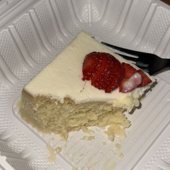Azafran Restaurant - Tres Leches Cake - Breakfast & Brunch Near Me - Camarillo, California Azafran Restaurant - Tres Leches Cake - Breakfast & Brunch Near Me - Camarillo, California