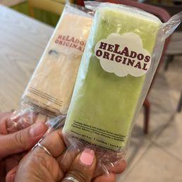 Paletas de pistacho and arroz con leche Paletas de pistacho and arroz con leche