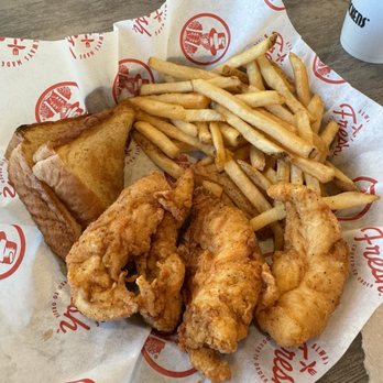 Slim Chickens - 4 piece w/fries - Chicken Shop Near Me - Sarasota, Florida