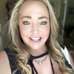 Lecada Medical Artistry - Not bad for over 40 with a kid in 2nd year of college, I love the youthful appearance in this pic