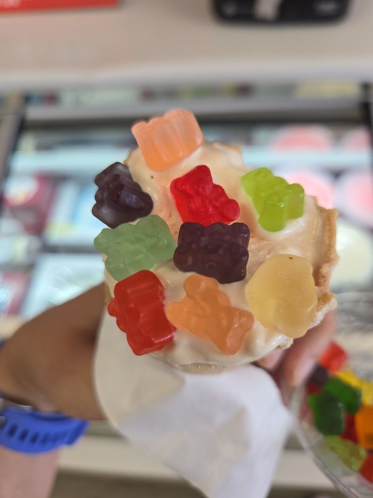 CARVEL ICE CREAM Updated September 2024 21 Photos & 12 Reviews 6302 Forest Hill, West Palm