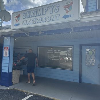 Shrimpys Blues Bistro - Seafood Near Me - St Pete Beach, Florida