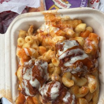 Dave's Hot Chicken - Small Top-Loaded Spicy Buffalo Mac - Chicken Shop Near Me - Brooklyn, New York