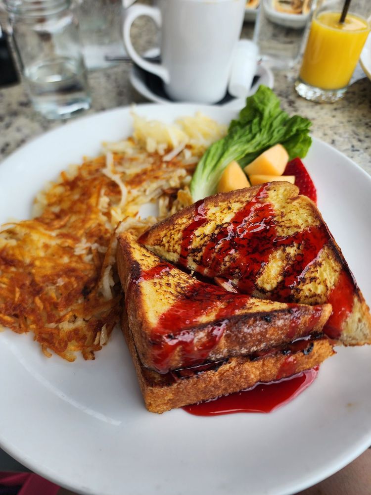 Watermark Bar & Grille